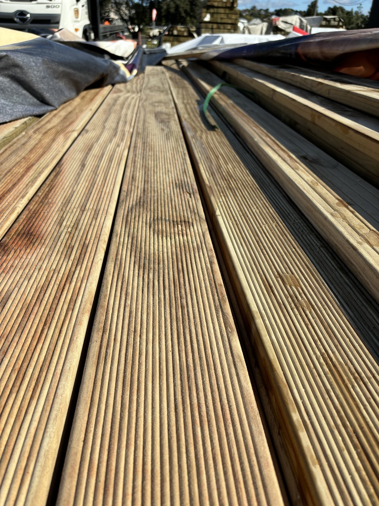 DECK PREM H3.2 150x40 (140x32) GRIP 3.6MTR (SL)