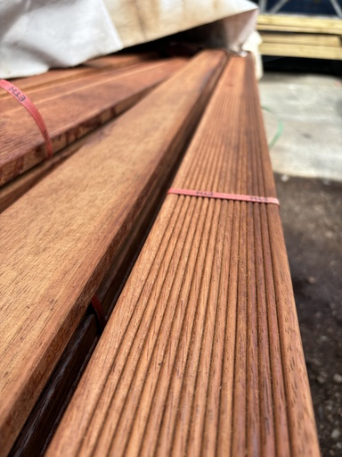 [KWILA10025] KWILA Decking Premium Griptread 90x19mm FSC VERIFIED (random lengths)